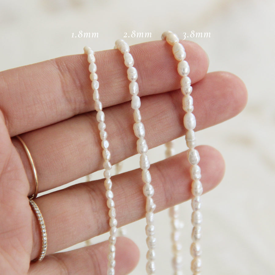 DAINTY NATURAL PEARL NECKLACE