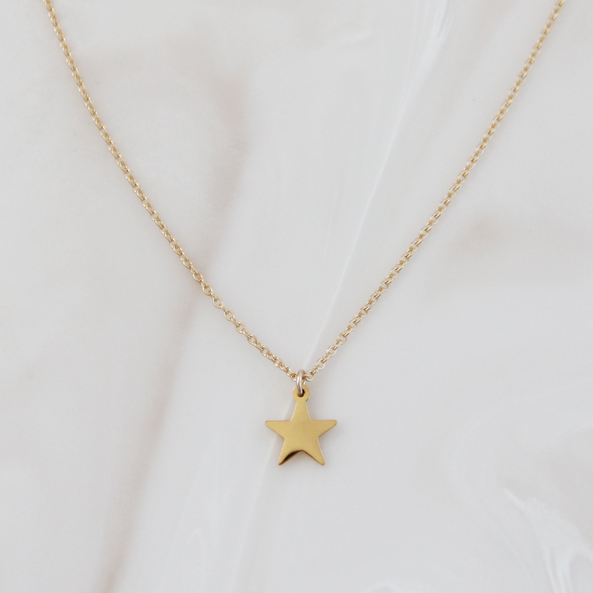 STAR NECKLACE – MAIVE