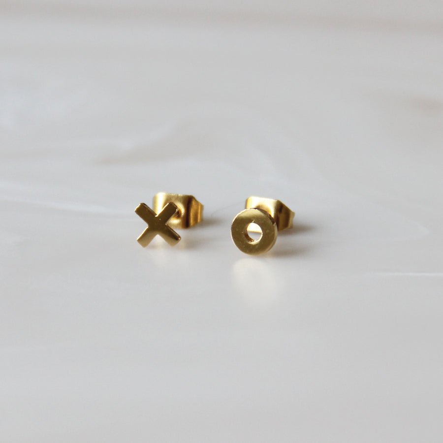 X AND O STUDS