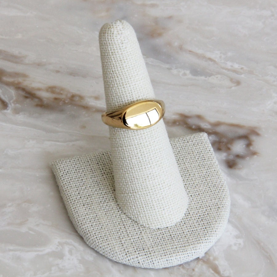 SIGNET RING